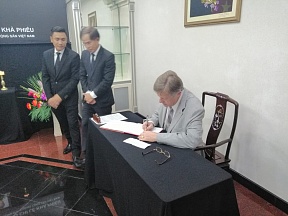 Ambassador of Russia to Bandar Seri Begawan visited the Diplomatic Mission of Viet Nam