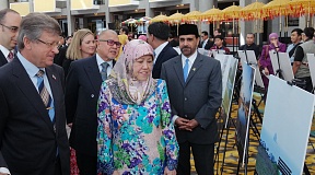 Brunei Darussalam from the Eyes of Foreign Diplomats and their Families Brunei Darussalam from the Eyes of Foreign Diplomats and their Families