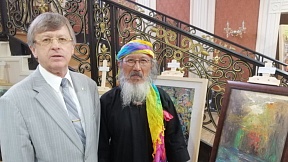 Ambassador of Russia at the exhibition of the Bruneian artist Pengiran Abdul Wahab Hassan Al-Abbas