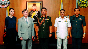 The Ambassador of Russia met with the Commander of the Royal Brunei Armed Forces