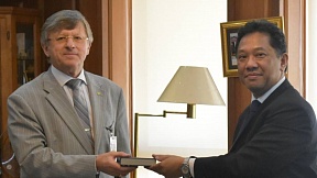 Ambassador of Russia met with the Attorney General of Brunei Ambassador of Russia met with the Attorney General of Brunei